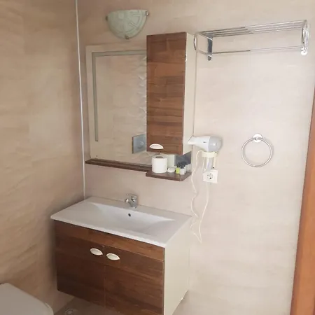 Hotel Demir 2*