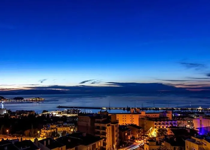 Demir Otel Kuşadası